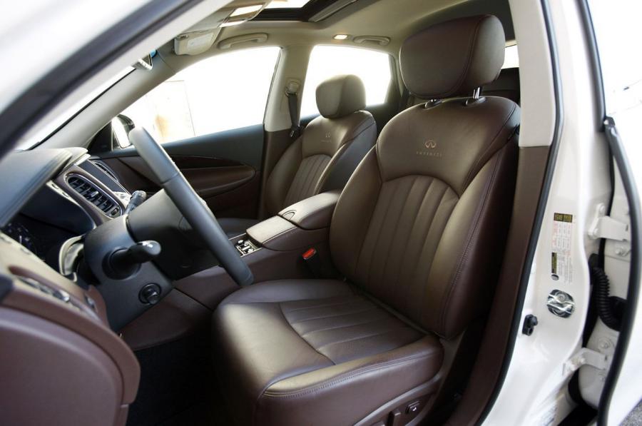  Infiniti EX35 2012 года  (фото 32 из 42)